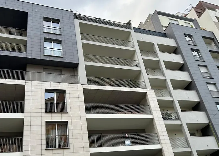 Smart Living Apartment *